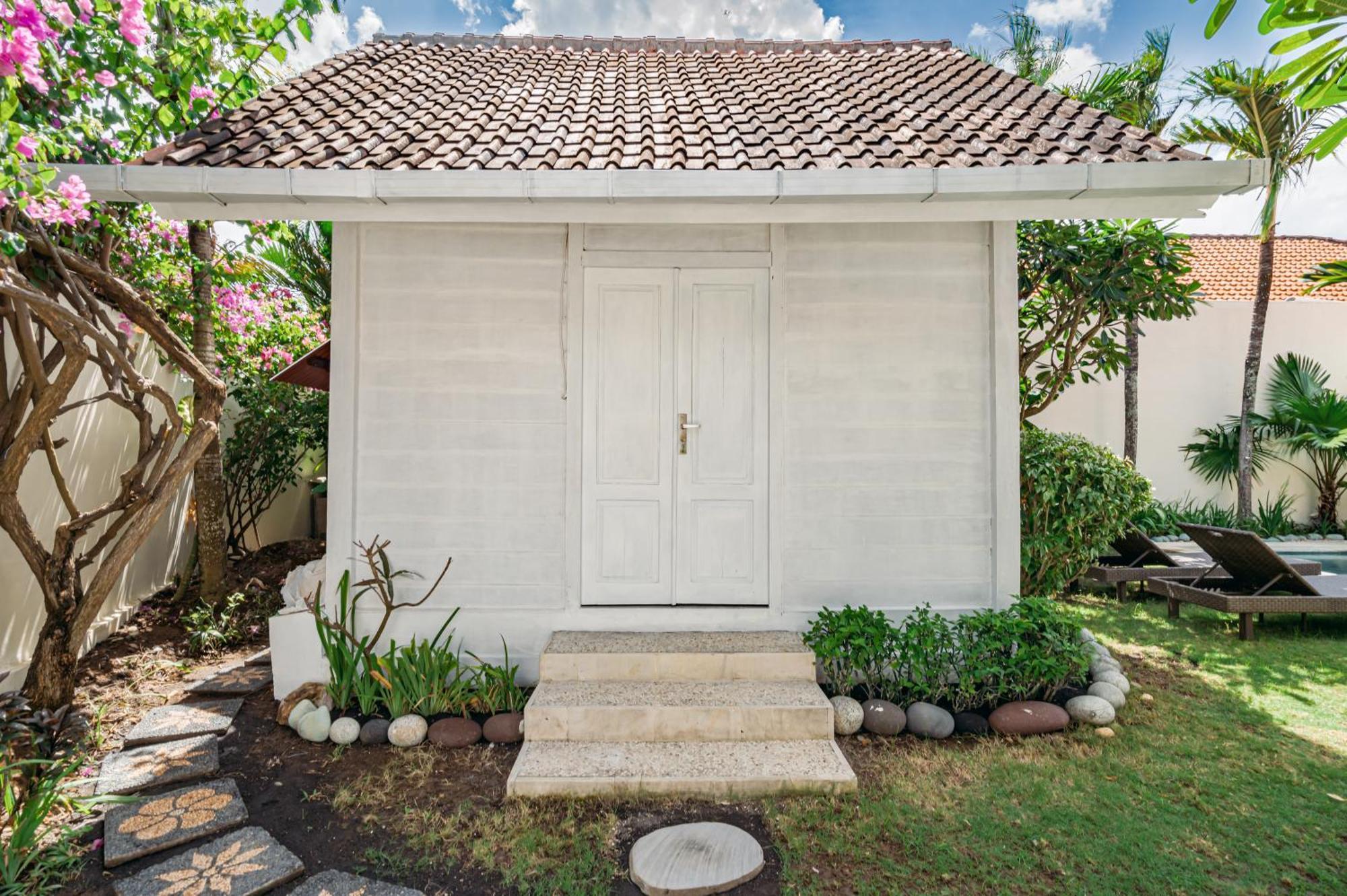 Green Garden Seminyak Villa ภายนอก รูปภาพ
